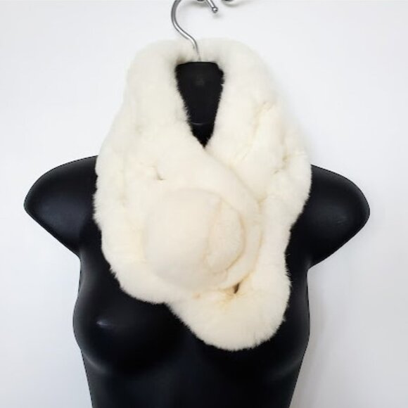 EUC Ivory Soft Fluffy Warm Faux Neck Scarf Wrap w Pom-Pom Accent Closure - Picture 1 of 6